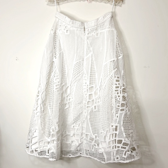 ISLA SET LACE SKIRT AND CROP TOP - Picture 2 of 8